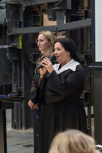 19