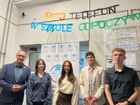 Mój telefon w szkole odpoczywa ...